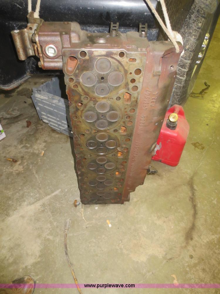 image for item D2240 2010 Dodge Ram 2500 HD Crew Cab flatbed pickup truck