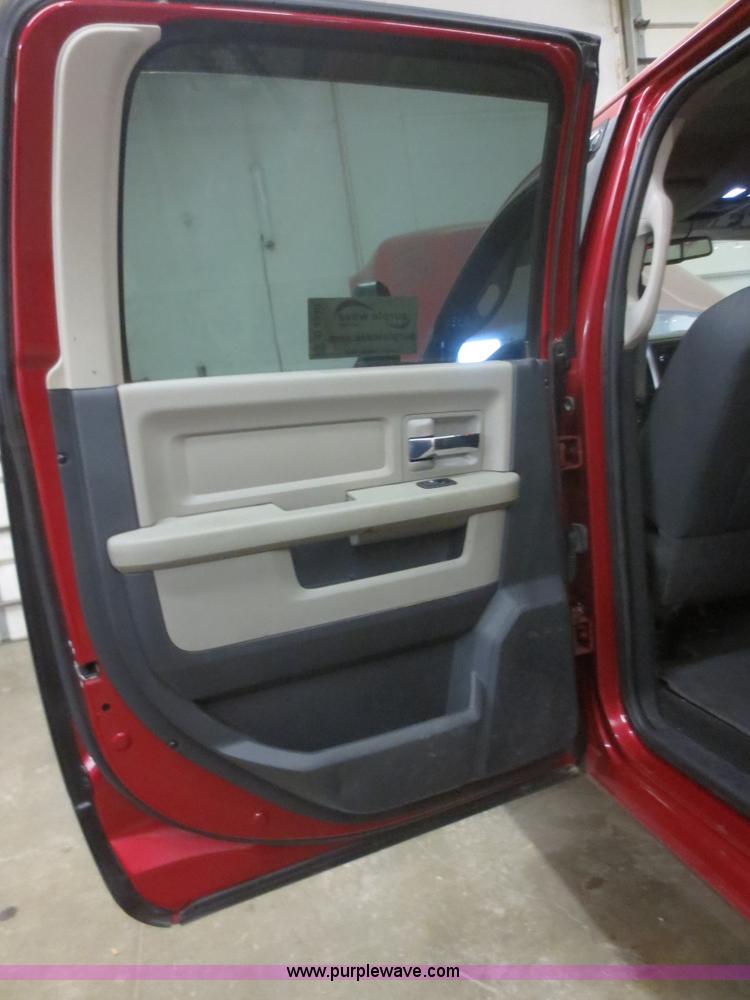 image for item D2240 2010 Dodge Ram 2500 HD Crew Cab flatbed pickup truck