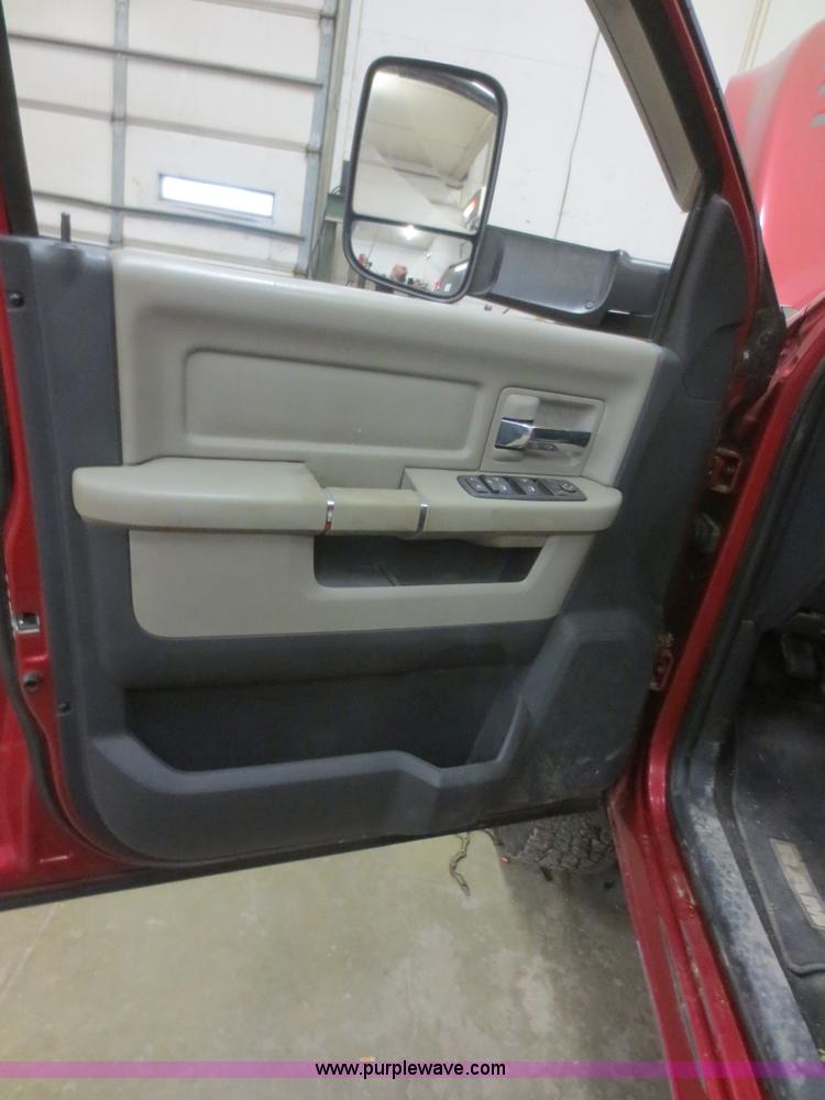 image for item D2240 2010 Dodge Ram 2500 HD Crew Cab flatbed pickup truck