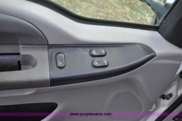 image for item F2160 2000 Ford F250 Super Duty XLT SuperCab pickup truck