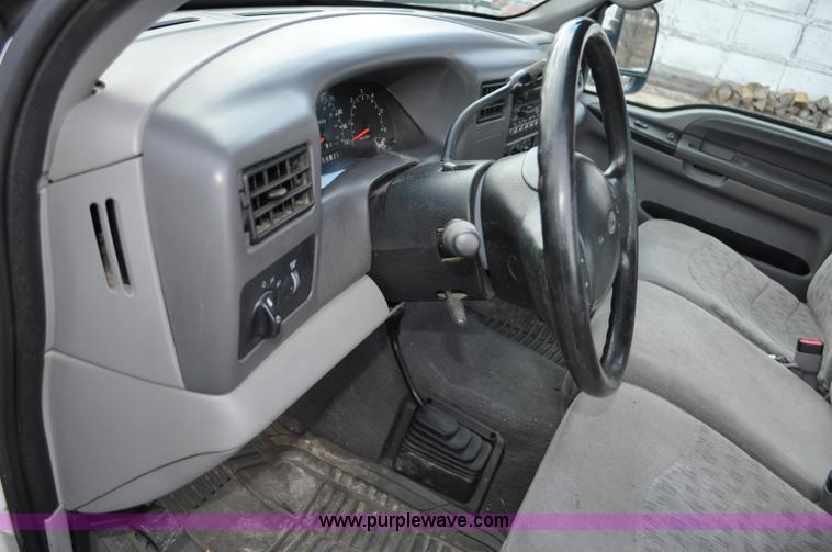 image for item F2160 2000 Ford F250 Super Duty XLT SuperCab pickup truck