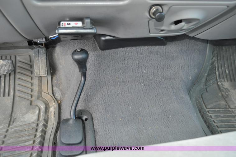 image for item F2160 2000 Ford F250 Super Duty XLT SuperCab pickup truck