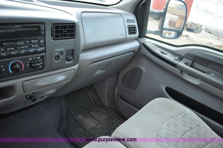 image for item F2160 2000 Ford F250 Super Duty XLT SuperCab pickup truck