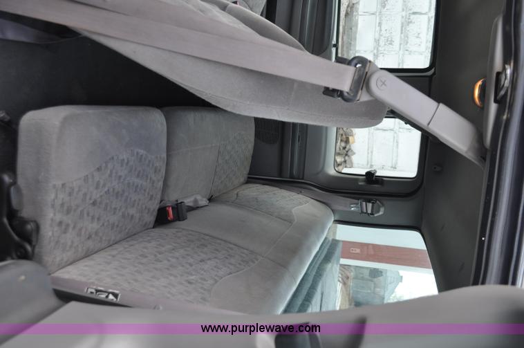 image for item F2160 2000 Ford F250 Super Duty XLT SuperCab pickup truck