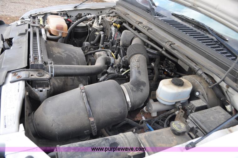 image for item F2160 2000 Ford F250 Super Duty XLT SuperCab pickup truck