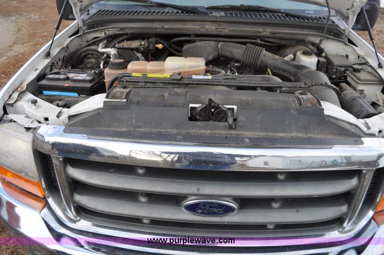 image for item F2160 2000 Ford F250 Super Duty XLT SuperCab pickup truck