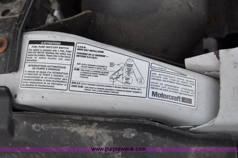 image for item F2160 2000 Ford F250 Super Duty XLT SuperCab pickup truck