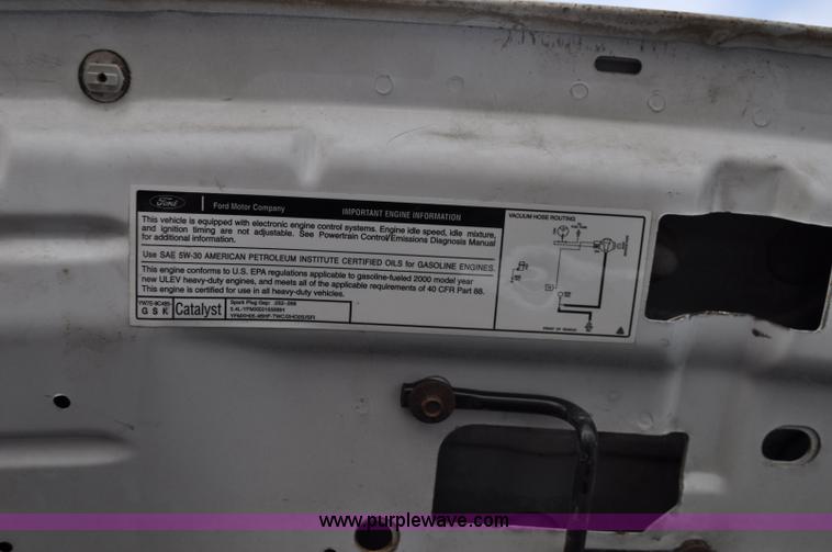 image for item F2160 2000 Ford F250 Super Duty XLT SuperCab pickup truck