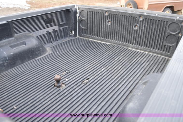 image for item F2160 2000 Ford F250 Super Duty XLT SuperCab pickup truck