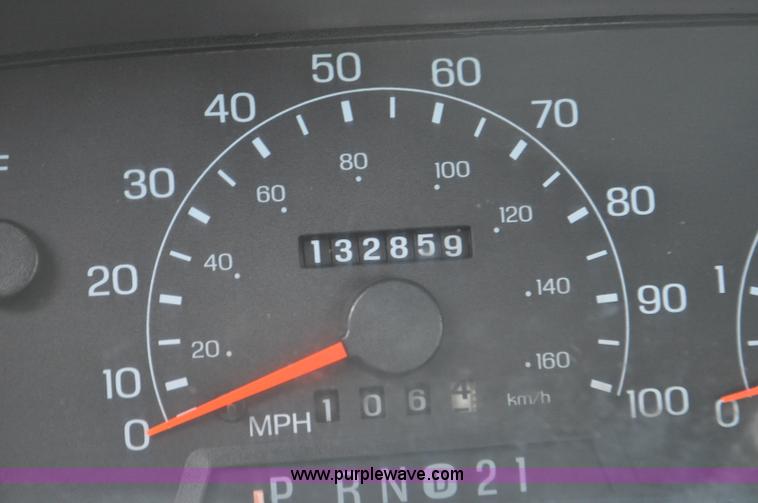 image for item F2160 2000 Ford F250 Super Duty XLT SuperCab pickup truck