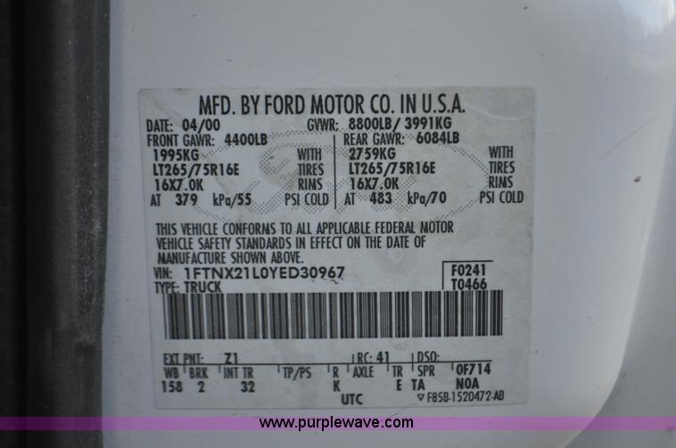 image for item F2160 2000 Ford F250 Super Duty XLT SuperCab pickup truck