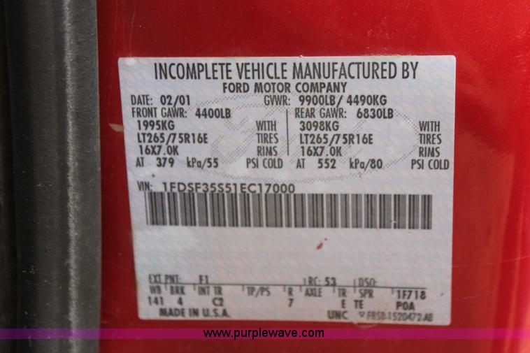 image for item F3394 2001 Ford F350 Super Duty XL pickup truck cab and chassis