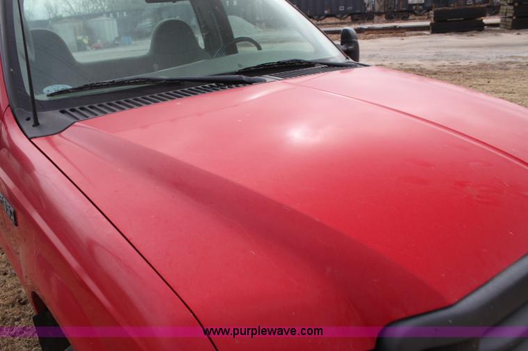 image for item F3394 2001 Ford F350 Super Duty XL pickup truck cab and chassis