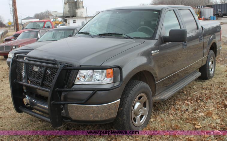 image for item F3397 2005 Ford F150 XLT SuperCrew pickup truck