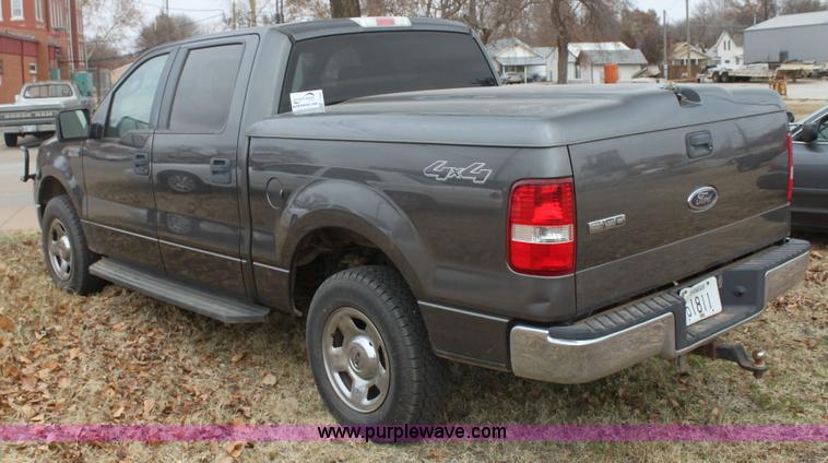 image for item F3397 2005 Ford F150 XLT SuperCrew pickup truck