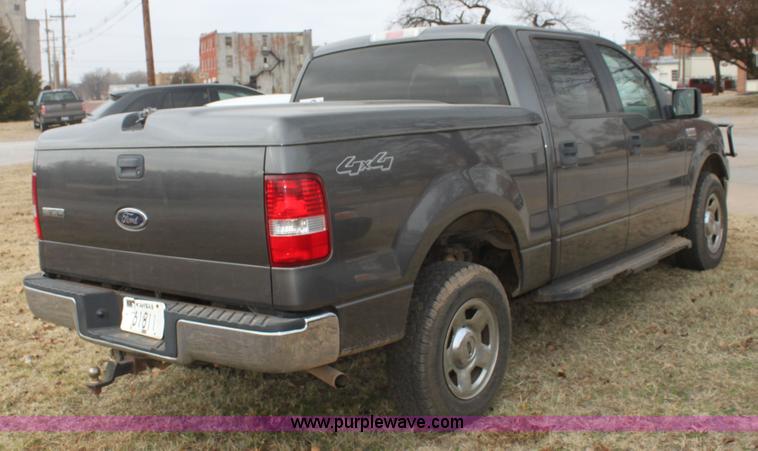 image for item F3397 2005 Ford F150 XLT SuperCrew pickup truck