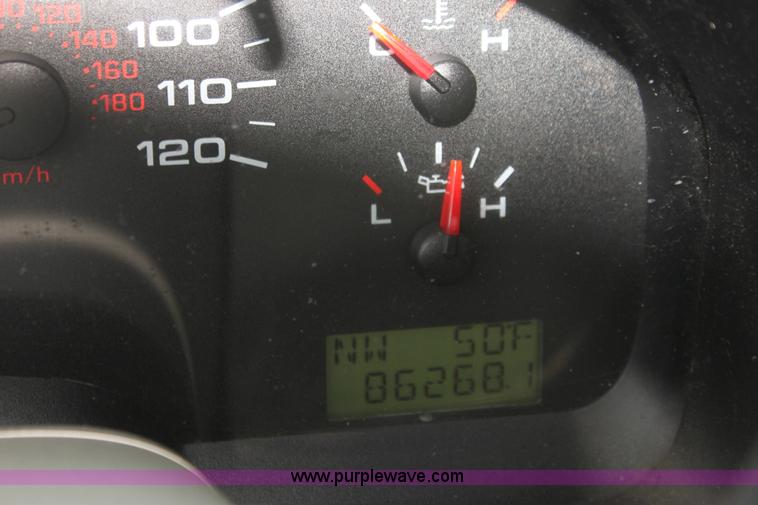 image for item F3397 2005 Ford F150 XLT SuperCrew pickup truck