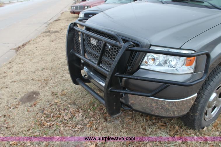 image for item F3397 2005 Ford F150 XLT SuperCrew pickup truck