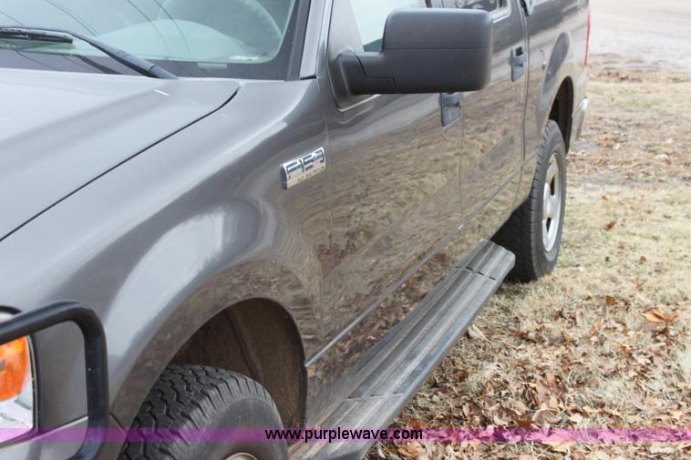 image for item F3397 2005 Ford F150 XLT SuperCrew pickup truck