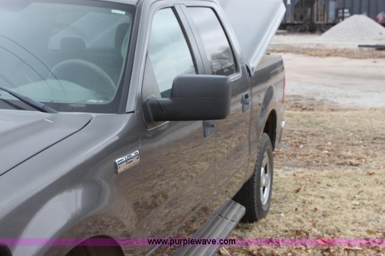 image for item F3397 2005 Ford F150 XLT SuperCrew pickup truck