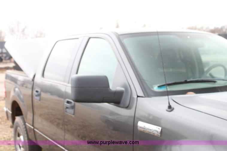 image for item F3397 2005 Ford F150 XLT SuperCrew pickup truck