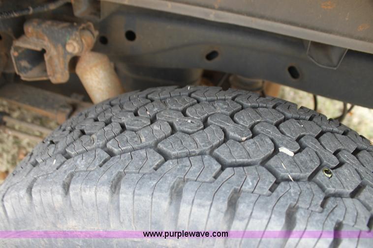 image for item F3397 2005 Ford F150 XLT SuperCrew pickup truck