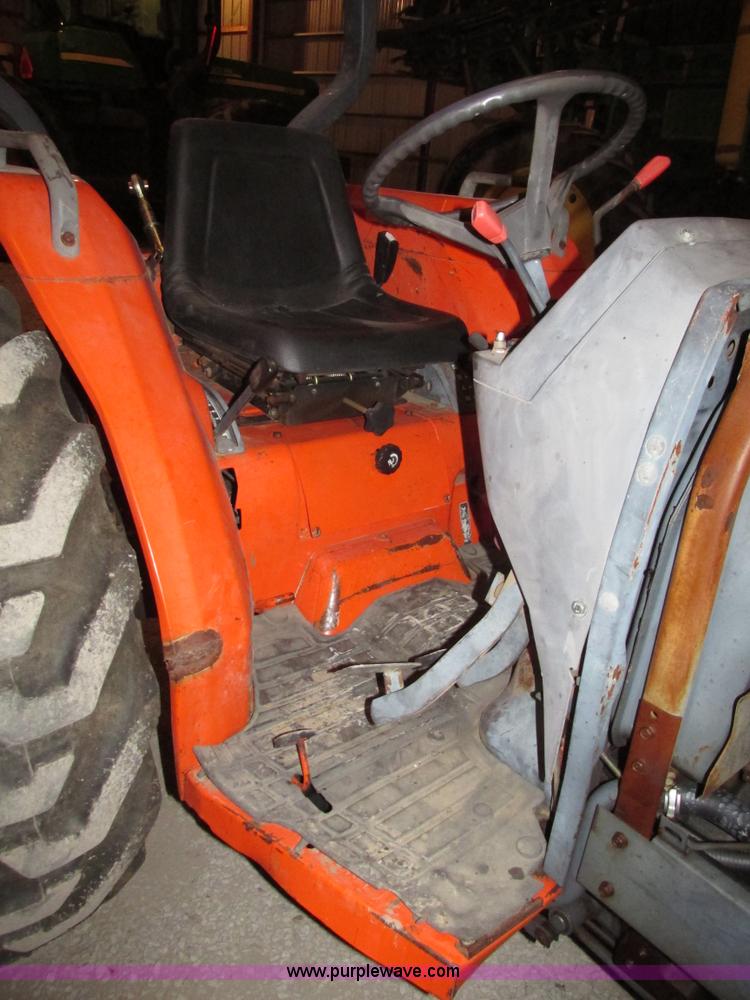 image for item G9862 Kubota L3710 GST MFWD tractor