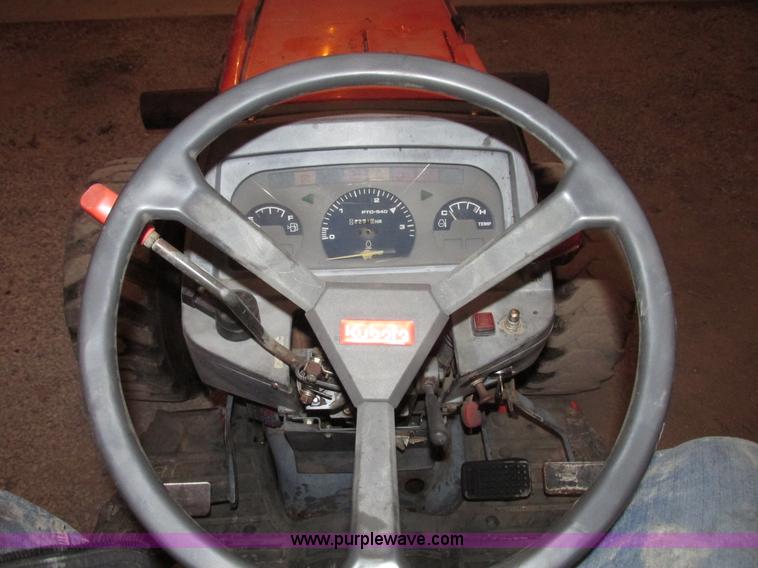 image for item G9862 Kubota L3710 GST MFWD tractor