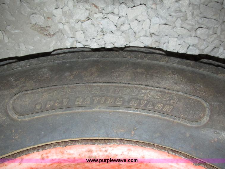 image for item G9862 Kubota L3710 GST MFWD tractor