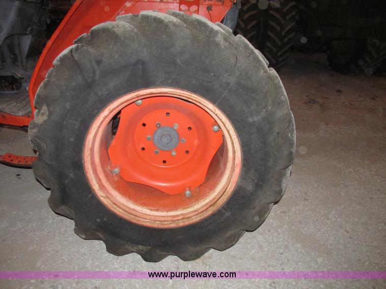 image for item G9862 Kubota L3710 GST MFWD tractor