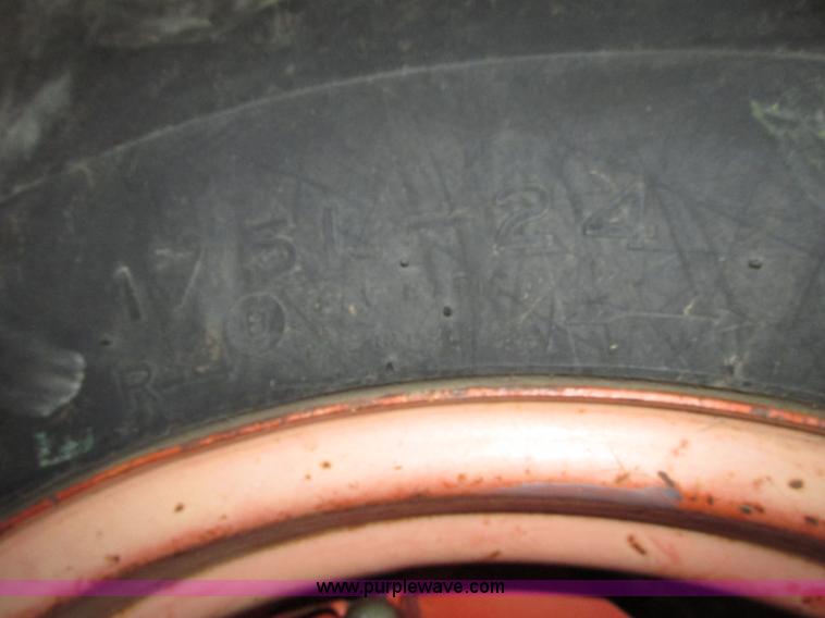 image for item G9862 Kubota L3710 GST MFWD tractor