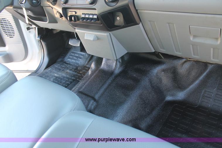 image for item H1680 2012 Ford F350 Super Duty SuperCab utility truck