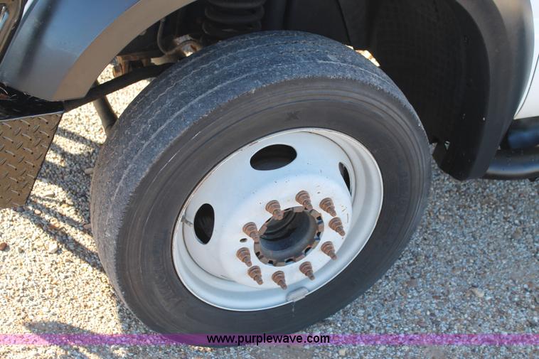 image for item H1681 2008 Ford F550 Crew Cab flatbed truck