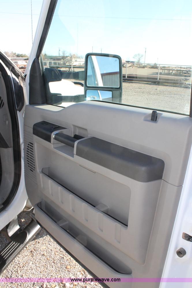 image for item H1681 2008 Ford F550 Crew Cab flatbed truck