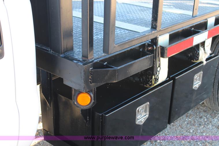 image for item H1681 2008 Ford F550 Crew Cab flatbed truck