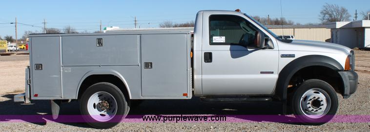 image for item H1682 2007 Ford F450 Super Duty flatbed truck