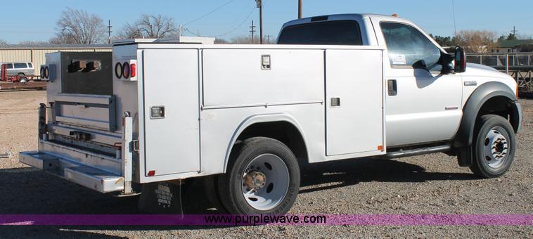 image for item H1682 2007 Ford F450 Super Duty flatbed truck