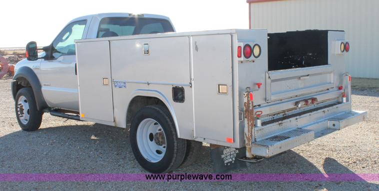 image for item H1682 2007 Ford F450 Super Duty flatbed truck