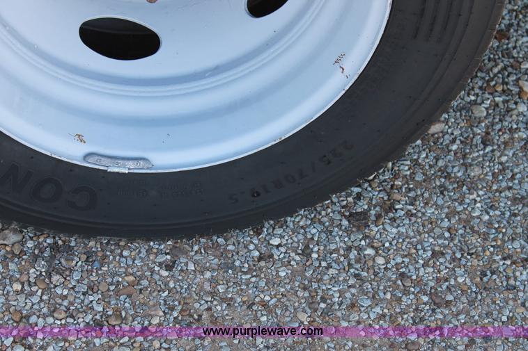 image for item H1682 2007 Ford F450 Super Duty flatbed truck