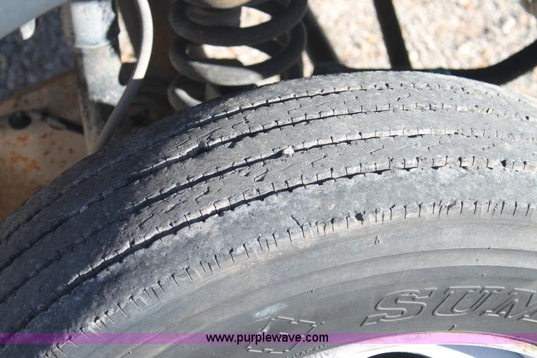 image for item H1682 2007 Ford F450 Super Duty flatbed truck