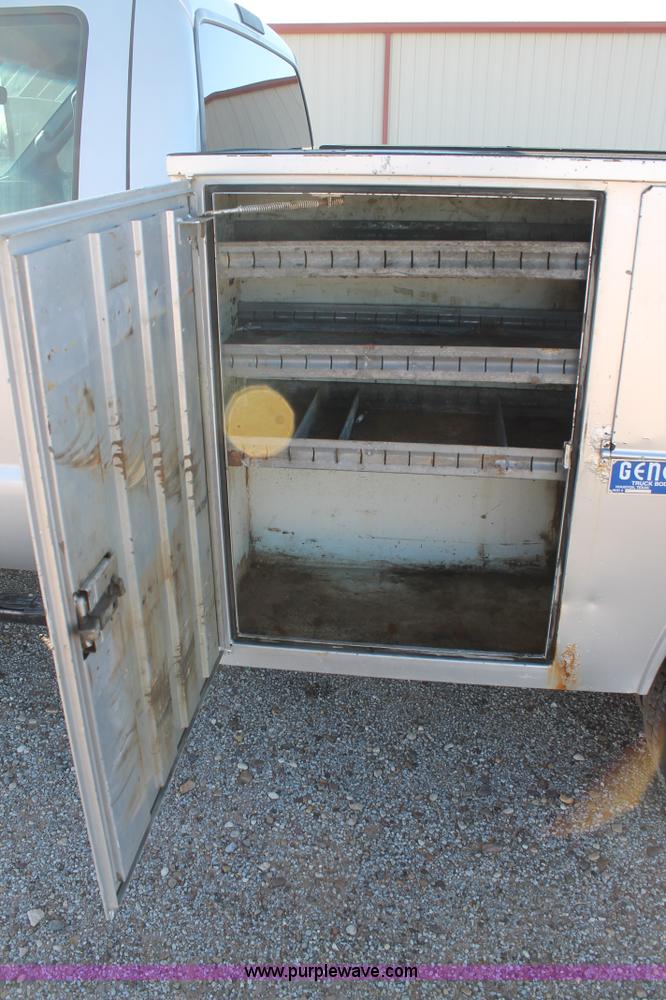 image for item H1682 2007 Ford F450 Super Duty flatbed truck