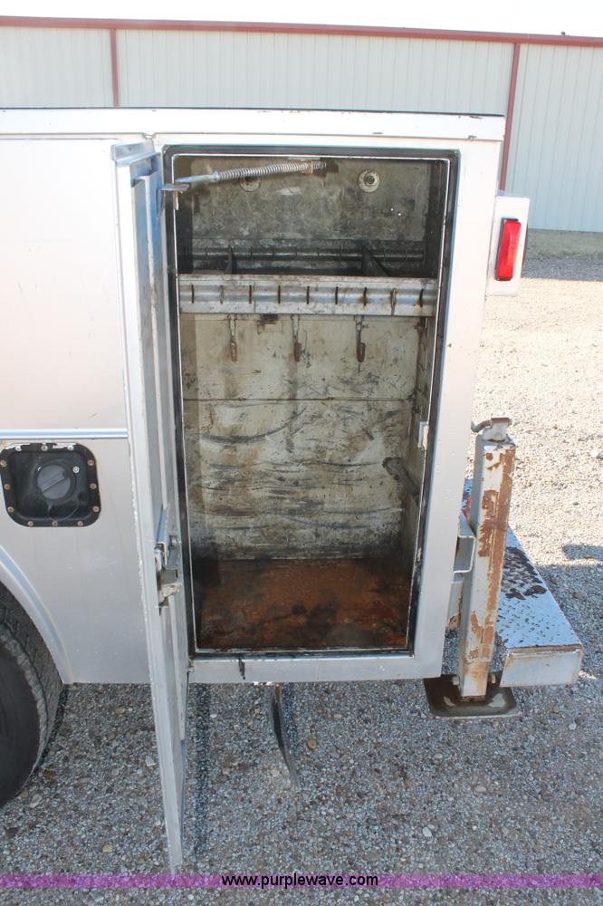 image for item H1682 2007 Ford F450 Super Duty flatbed truck