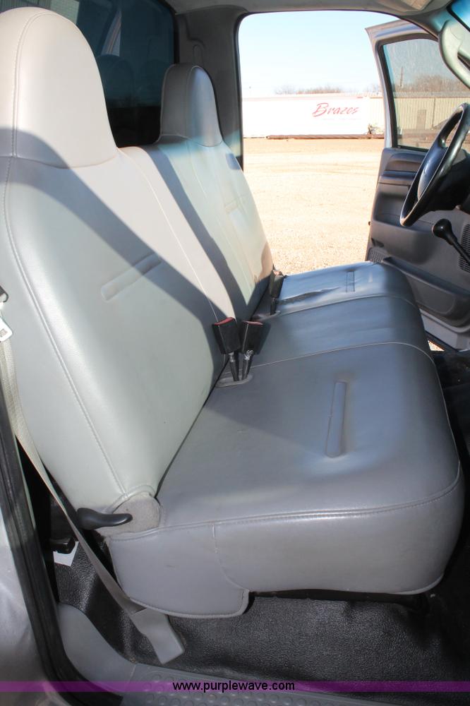 image for item H1682 2007 Ford F450 Super Duty flatbed truck