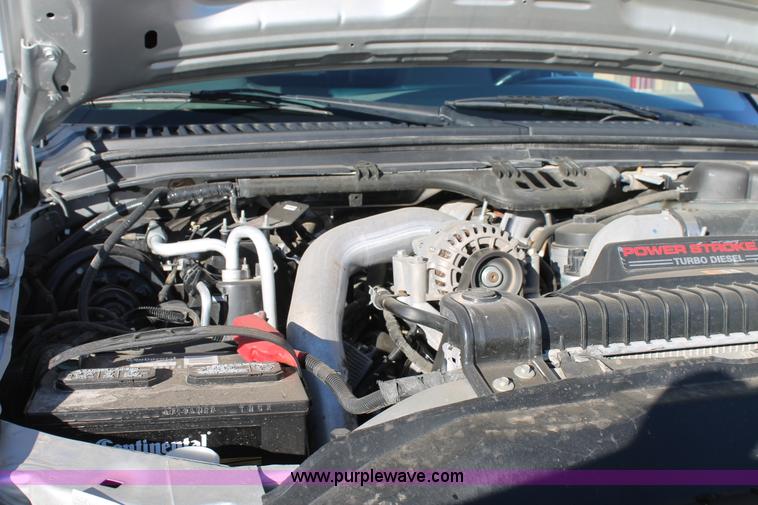 image for item H1682 2007 Ford F450 Super Duty flatbed truck