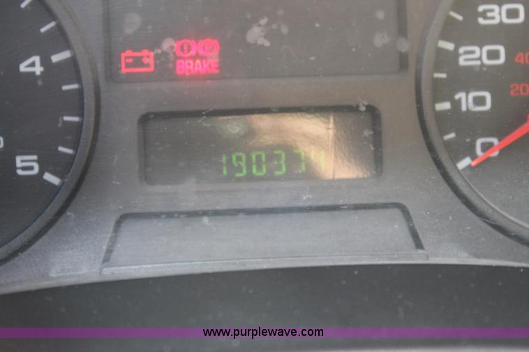 image for item H1682 2007 Ford F450 Super Duty flatbed truck