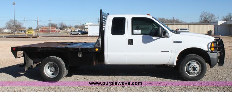 image for item H1683 2006 Ford F350 Super Duty SuperCab utility truck