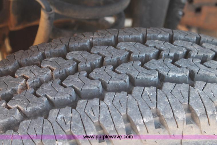 image for item H1683 2006 Ford F350 Super Duty SuperCab utility truck