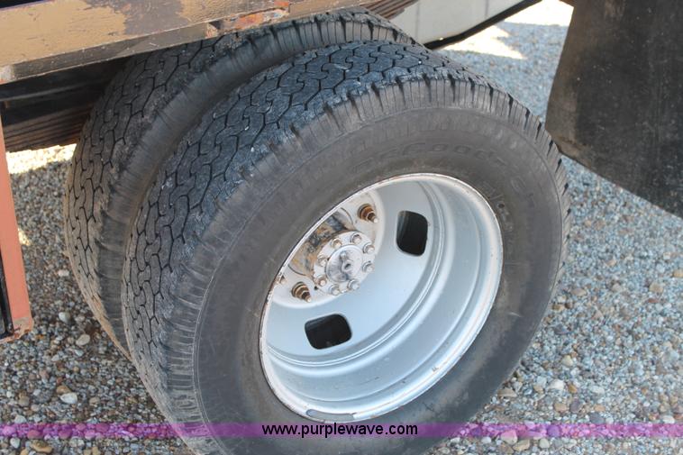 image for item H1683 2006 Ford F350 Super Duty SuperCab utility truck