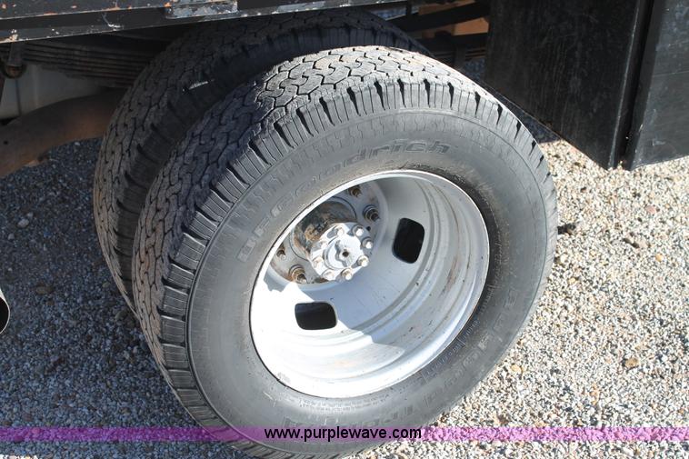 image for item H1683 2006 Ford F350 Super Duty SuperCab utility truck