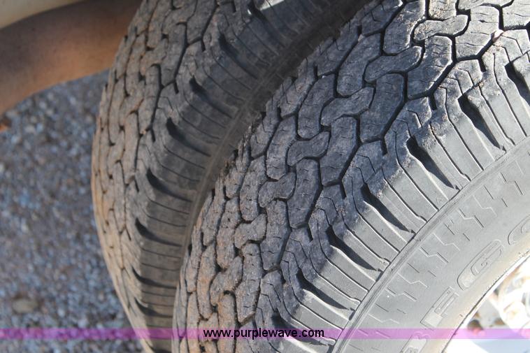 image for item H1683 2006 Ford F350 Super Duty SuperCab utility truck